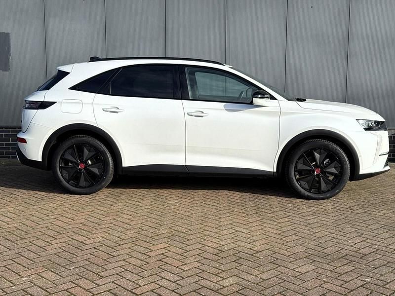 Used DS Automobiles DS7 Crossback Performance Line Plus 300 HP (220 kW) 2023 White SUV