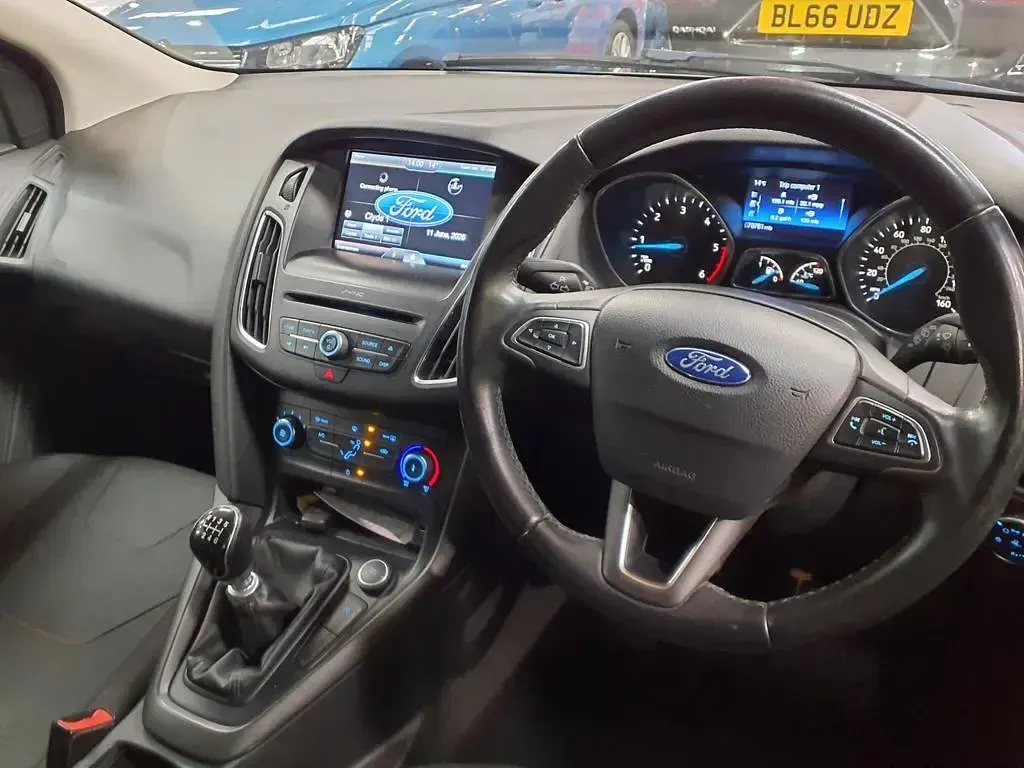 Used Ford Focus Zetec 2016 White Hatchback