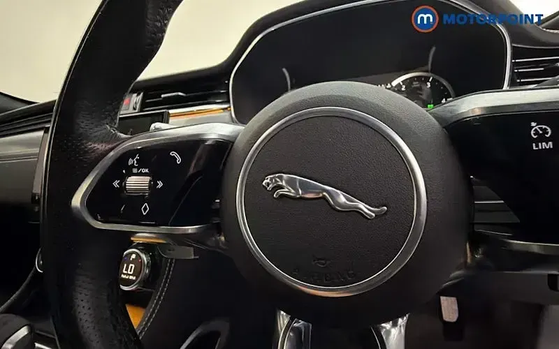 Used Jaguar F-Pace R-Dynamic 204 HP (150 kW) 2022 Blue SUV