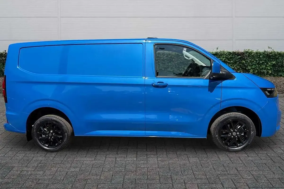 New VW T7 Pro 2026 Mid blue metallic Van