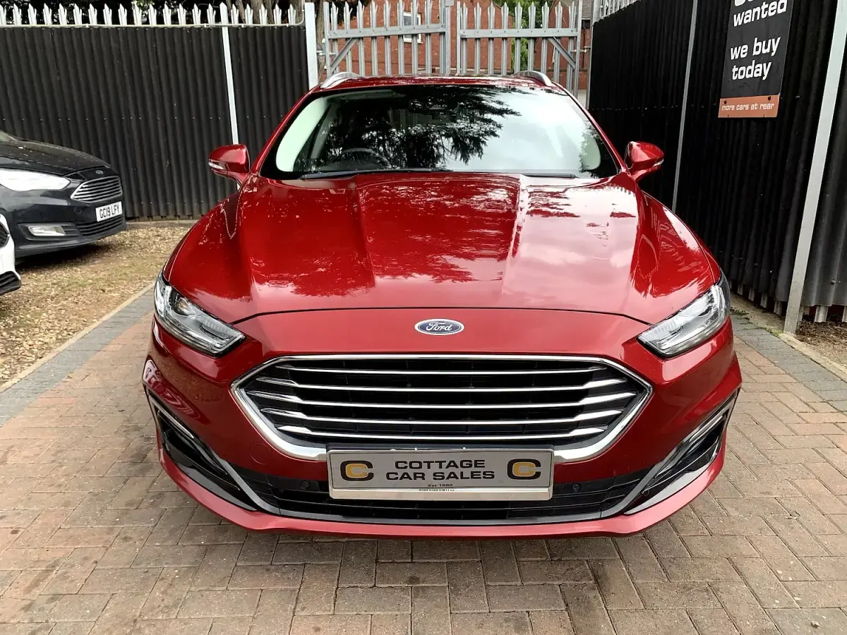 Used Ford Mondeo Titanium 187 HP (137 kW) 2019 Red Estate