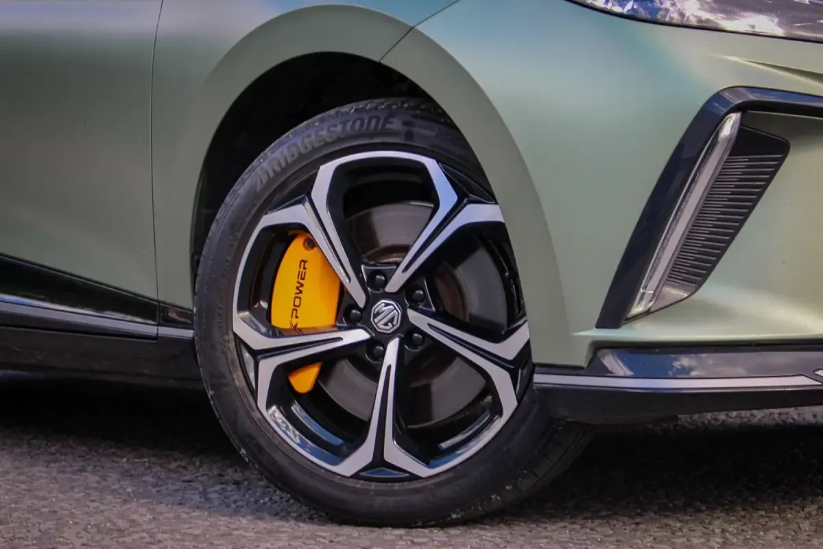 Usado MG MG4 EV 319 kW (435 HP) 2023 Verde Citadino