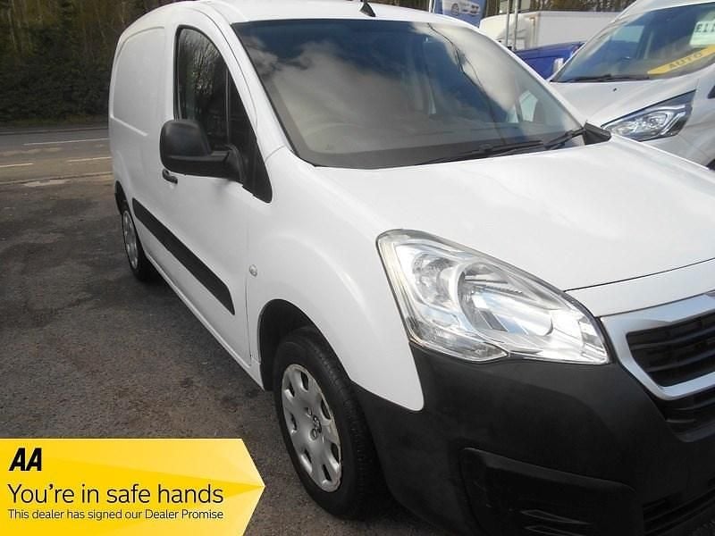 Used Peugeot Partner S 2017 White