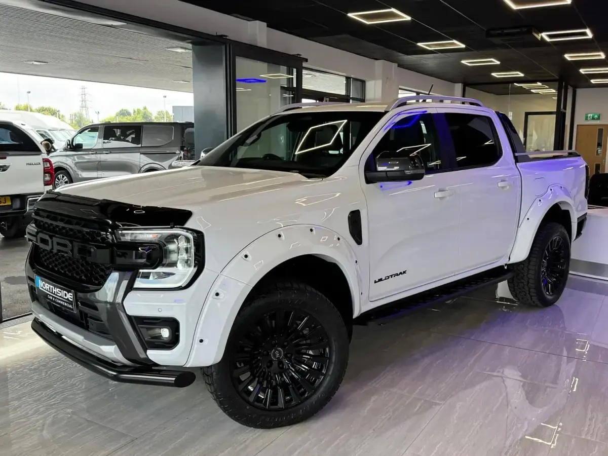 Used Ford Ranger Wildtrack 240 HP (176 kW) 2025 White Pickup