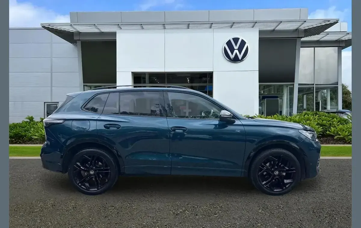 Used VW Tiguan R-line 147 HP (108 kW) 2025 Blue SUV