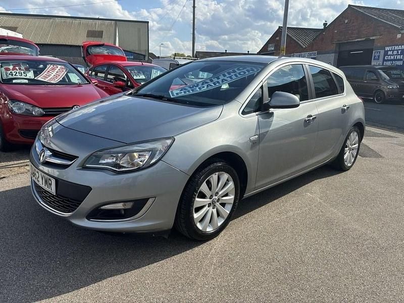 Used Vauxhall Astra Elite 115 HP (84 kW) 2012 Silver Hatchback
