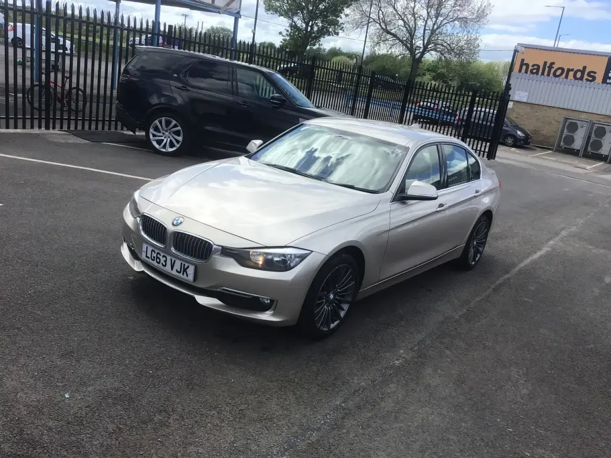 Used BMW 320 Luxury Line 2013 Silver Sedan