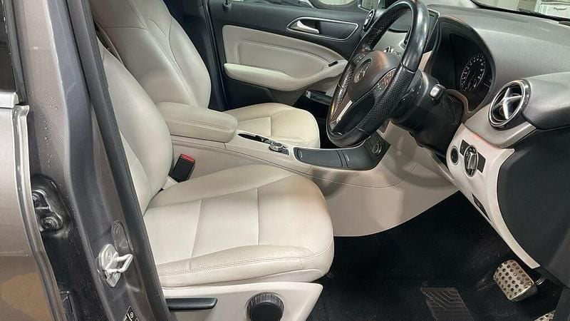 Used Mercedes B200 2013 Grey MPV