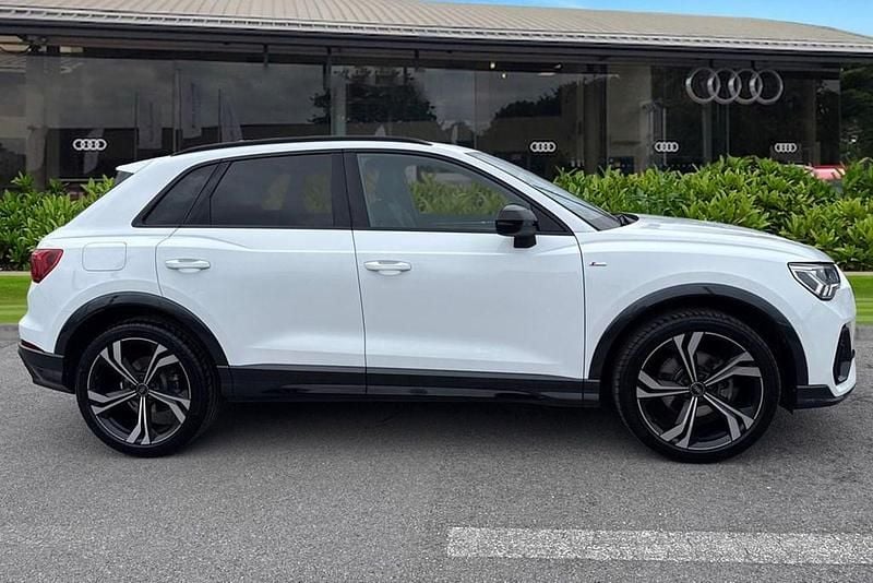 Second-hand Audi Q3 Black Edition 150 CP (110 kW) 2025 Alb SUV