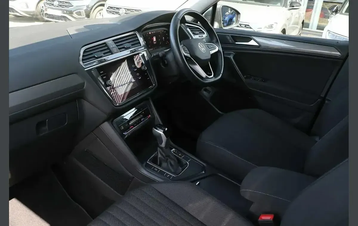 Used VW Tiguan Allspace Life 147 HP (108 kW) 2023 Grey SUV