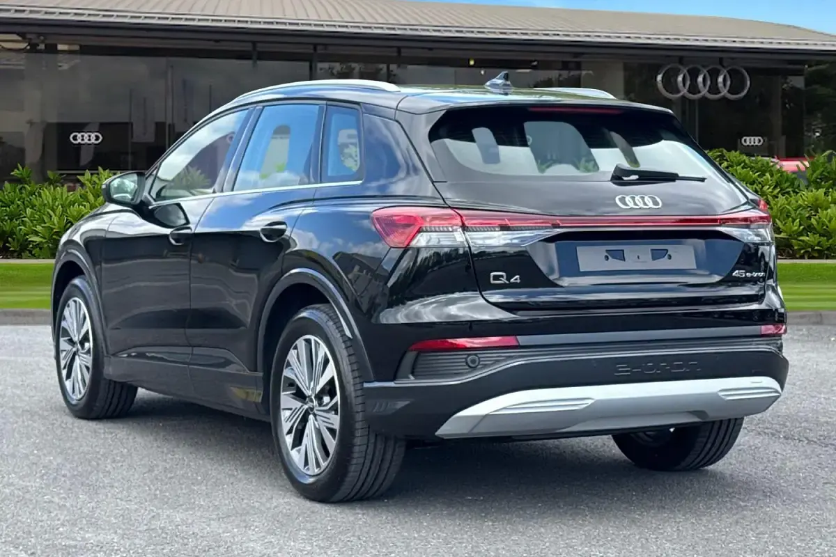New Audi Q4 e-tron Sport 82 kW (112 HP) 2026 Black SUV