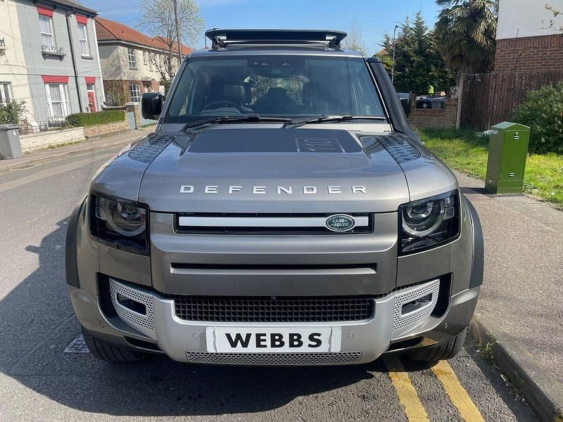 Second-hand Land Rover Defender 300 CP (220 kW) 2022 Argintiu SUV