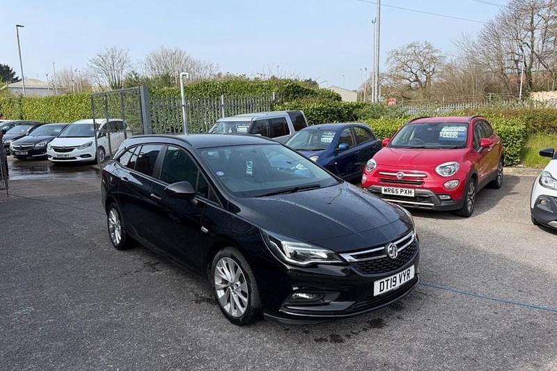 Used Vauxhall Astra S 105 HP (77 kW) 2019 Black Estate