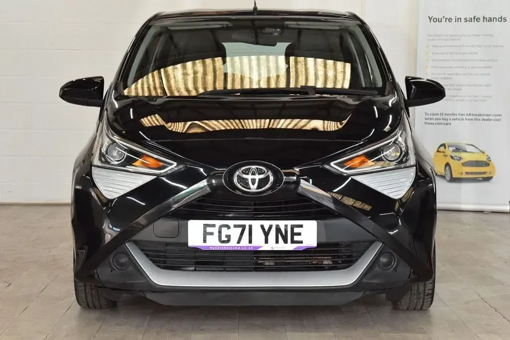 Used Toyota Aygo X-play 71 HP (52 kW) 2021 Black Hatchback