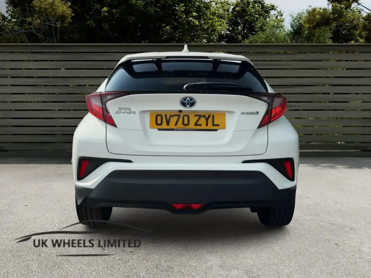 Used Toyota C-HR Design 122 HP (89 kW) 2021 White SUV
