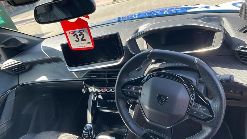 Second-hand Peugeot 208 GT 99 CP (72 kW) 2025 Albastru Hatchback
