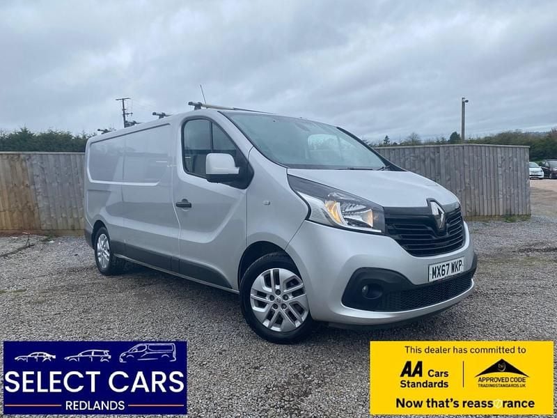 Used Renault Trafic 2017 Silver MPV