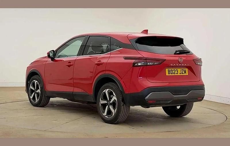 Used Nissan Qashqai N-Connecta 155 HP (114 kW) 2023 Red SUV