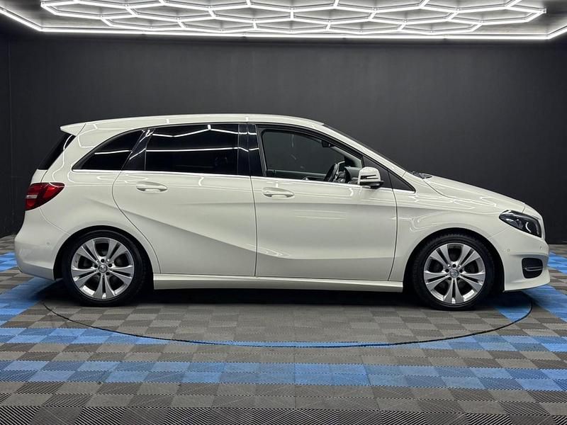 Used Mercedes B200 Premium 156 HP (114 kW) 2016 White MPV