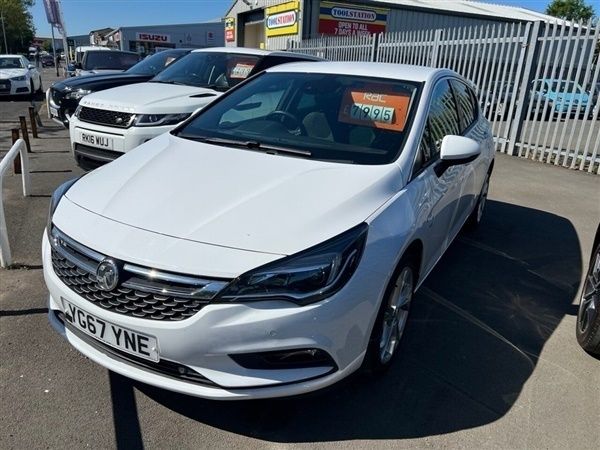 White Used 2017 Vauxhall Astra SRi Hatchback | £7,995 (Fair price) - Image 1/1
