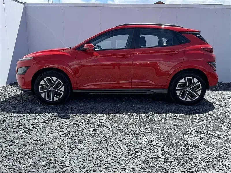 Used Hyundai Kona SE 10 kW (14 HP) 2023 Red SUV