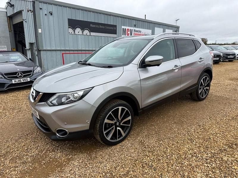 Used Nissan Qashqai S 115 HP (84 kW) 2017 Silver SUV