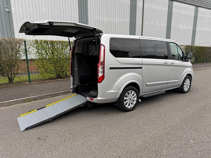 Used Ford Tourneo Titanium 130 HP (95 kW) 2019 Silver MPV