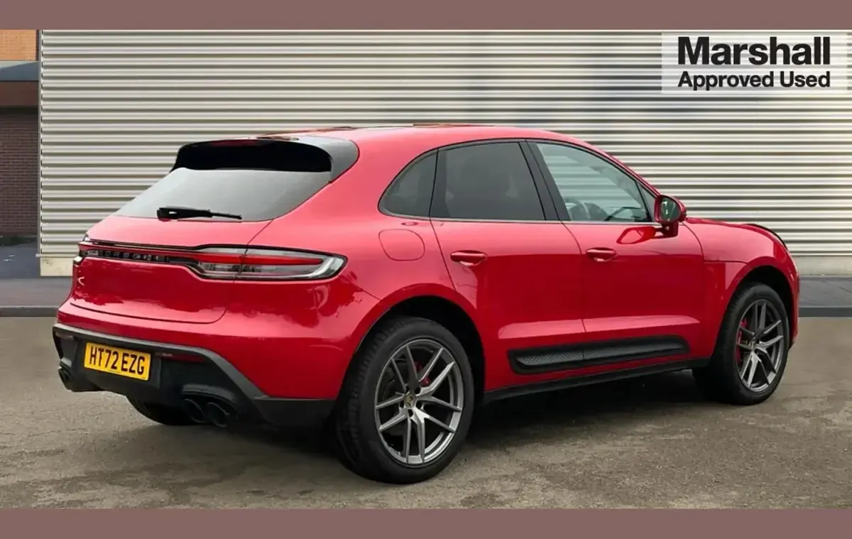 Used Porsche Macan 374 HP (275 kW) 2023 Red SUV