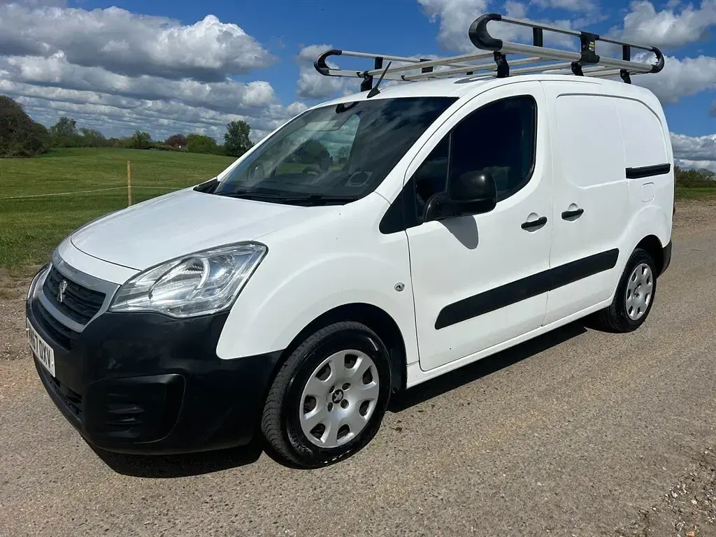 Used Peugeot Partner 2018 White