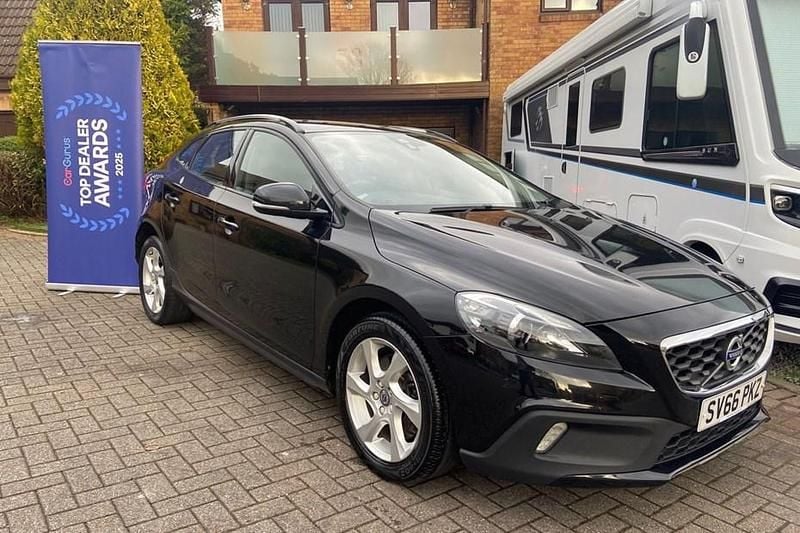 Used Volvo V40 CC 120 HP (88 kW) 2016 Estate