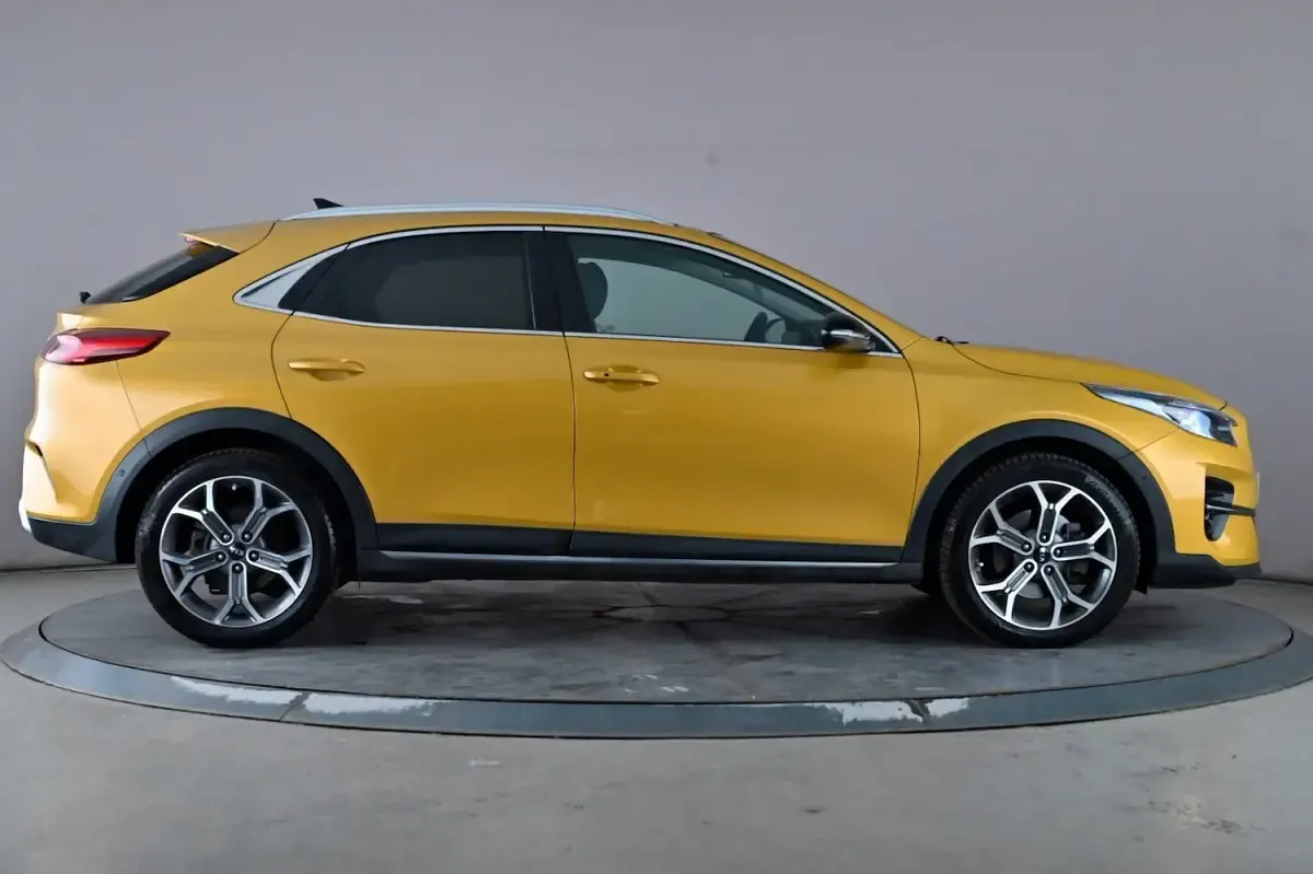 Used Kia XCeed First Edition 141 HP (103 kW) 2021 Yellow SUV