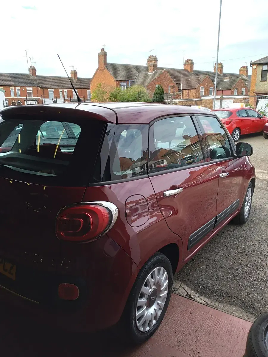 Used Fiat 500L Easy 85 HP (62 kW) 2013 Red MPV