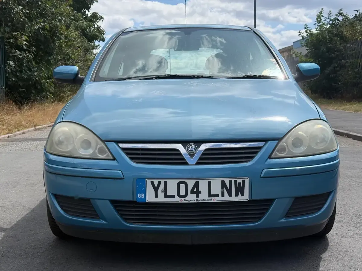Used Vauxhall Corsa Design Edition 2004 Blue Hatchback