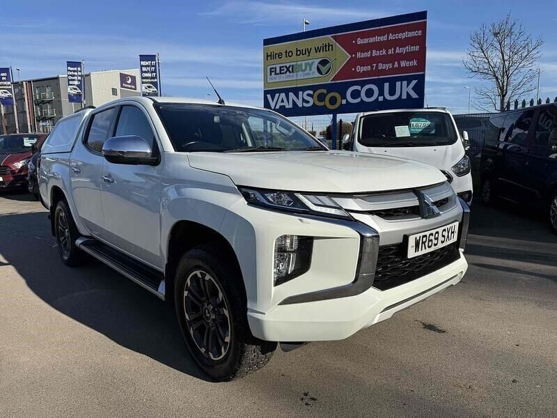 White Used 2019 Mitsubishi L200 Warrior Pickup | £13,795 (Good price) - Image 1/4