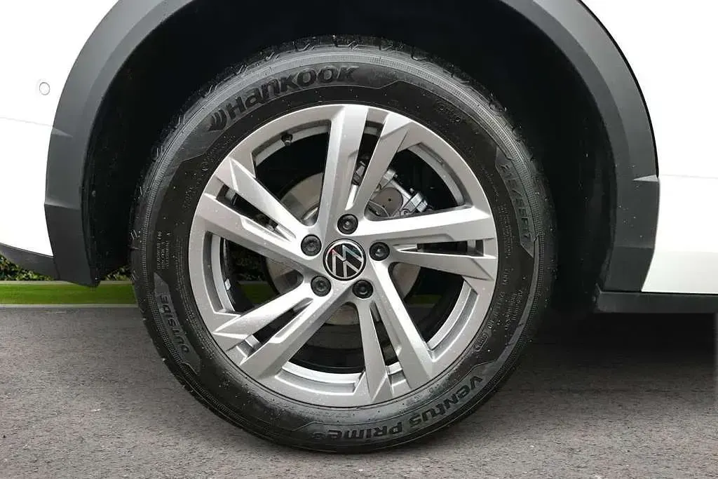 Used VW T-Roc R-line 150 HP (110 kW) 2025 SUV