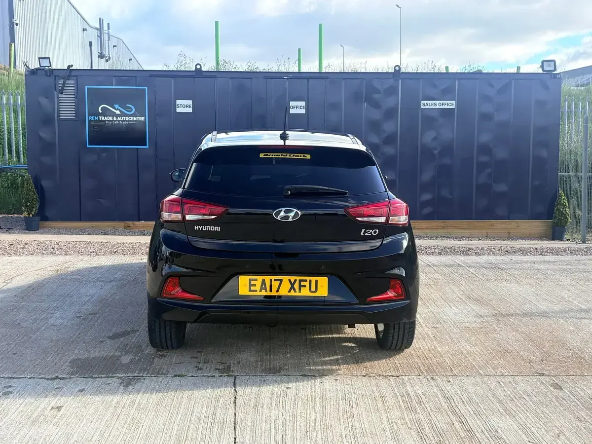 Used Hyundai i20 Sport 84 HP (61 kW) 2017 Black Coupe
