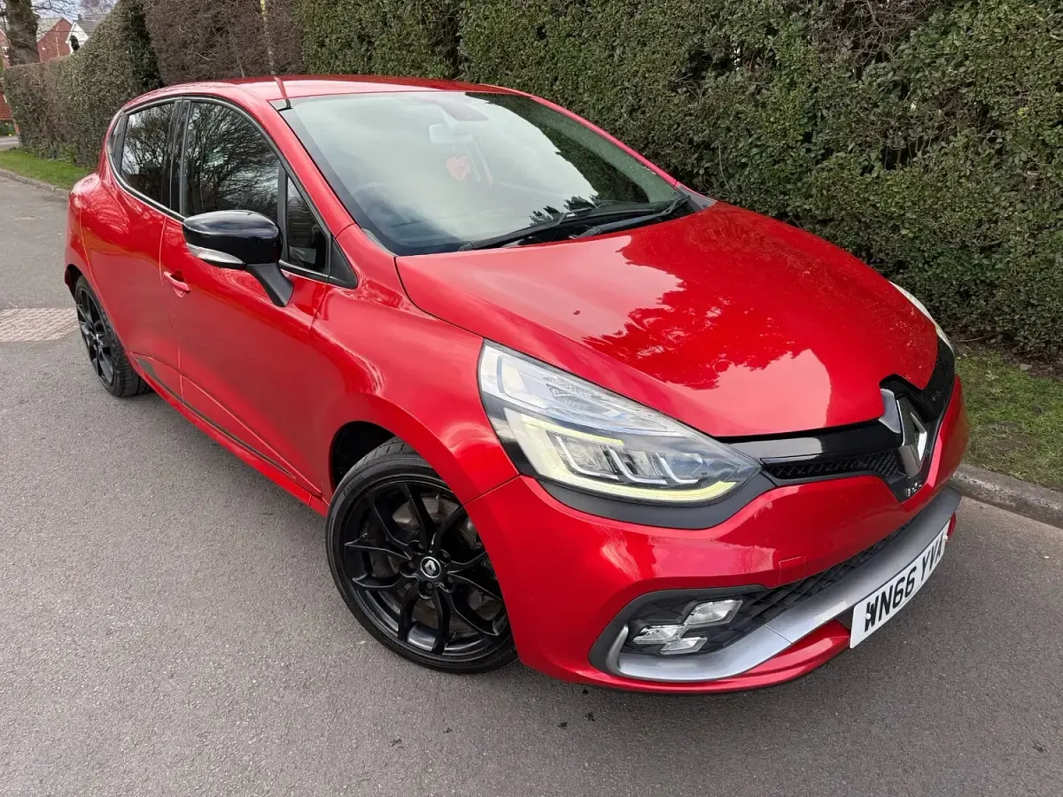 Used Renault Clio 2016 Red Hatchback