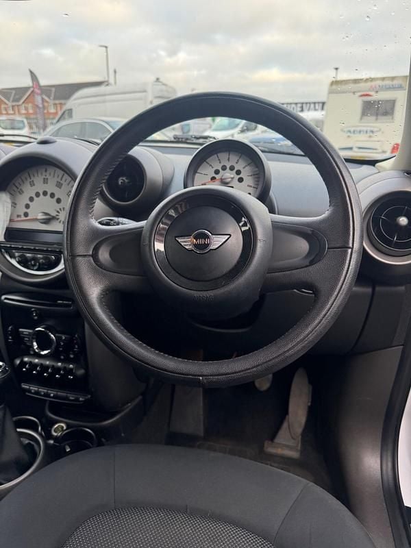 Used Mini One Countryman 97 HP (71 kW) 2012 White SUV