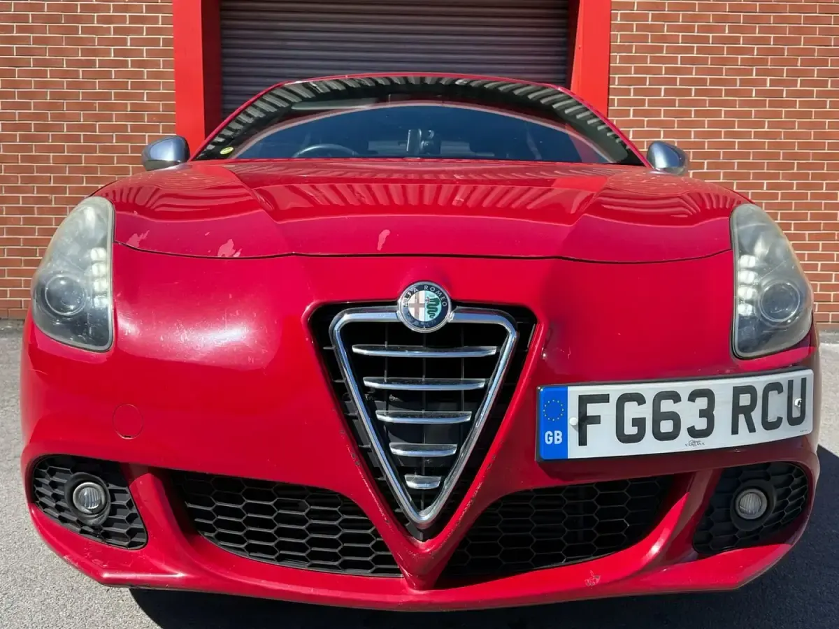 Begagnad Alfa Romeo Giulietta Veloce 105 HK (77 kW) 2013 Röd Halvkombi