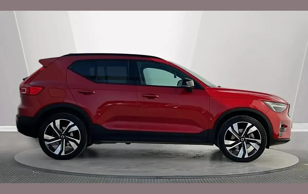 Used Volvo XC40 Plus 163 HP (119 kW) 2024 Red SUV