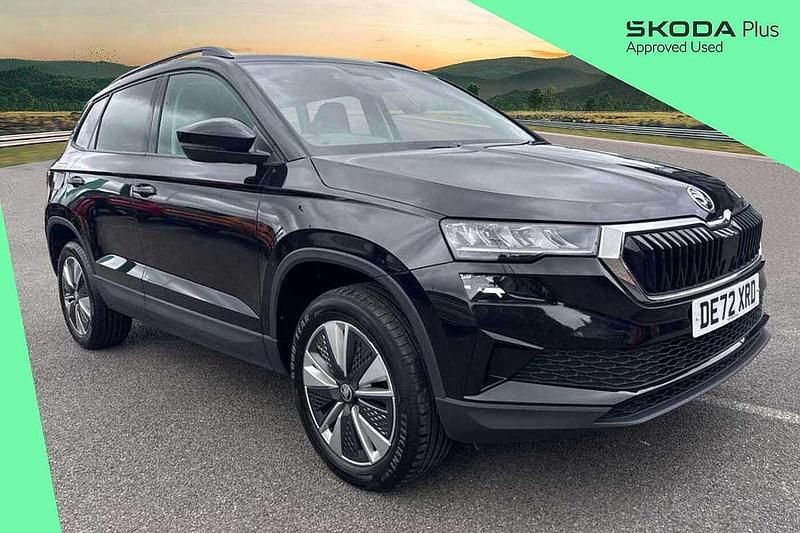 Black magic pearl effect Used 2022 Skoda Karoq SE Drive SUV | £19,395 (Fair price) - Image 1/4