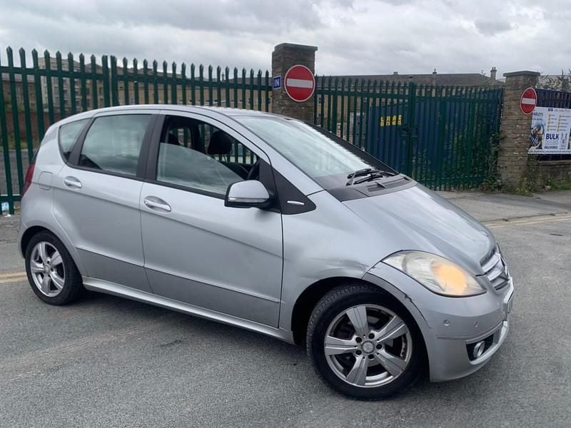 Silver Used 2009 Mercedes A180 Avantgarde Hatchback | £995 (Super price) - Image 1/4