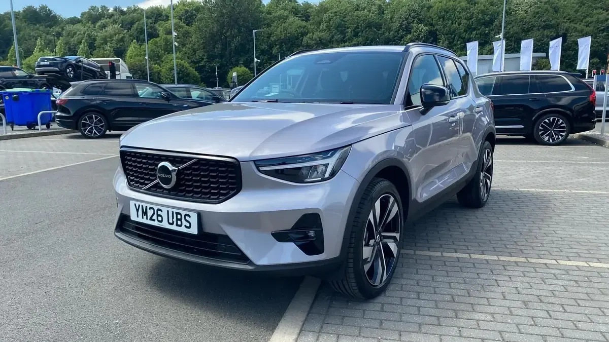 New Volvo XC40 Plus 163 HP (119 kW) 2026 Silver SUV
