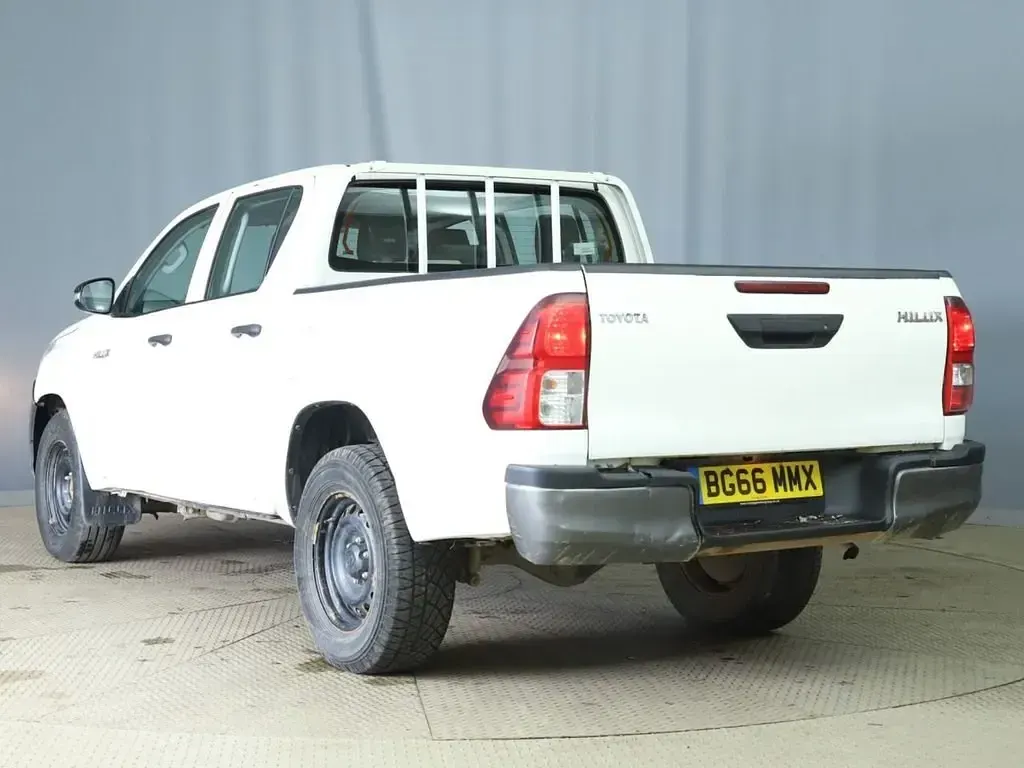 Usado Toyota HiLux Active 150 HP (110 kW) 2016 Branco Pickup