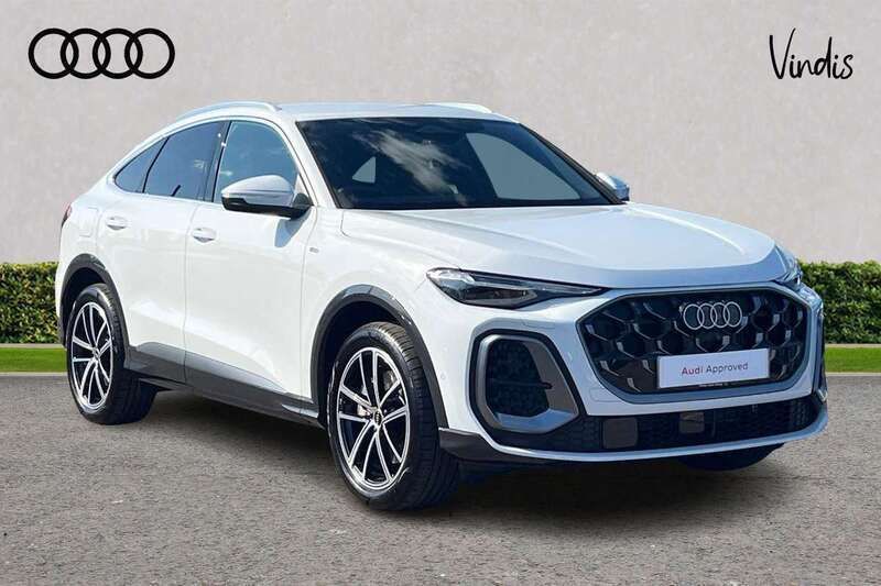 White Used 2025 Audi Q5 Sportback Advanced SUV | £59,900 - Image 1/4