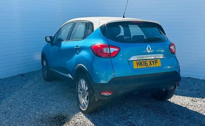Used Renault Captur Dynamique 90 HP (66 kW) 2016 Blue SUV