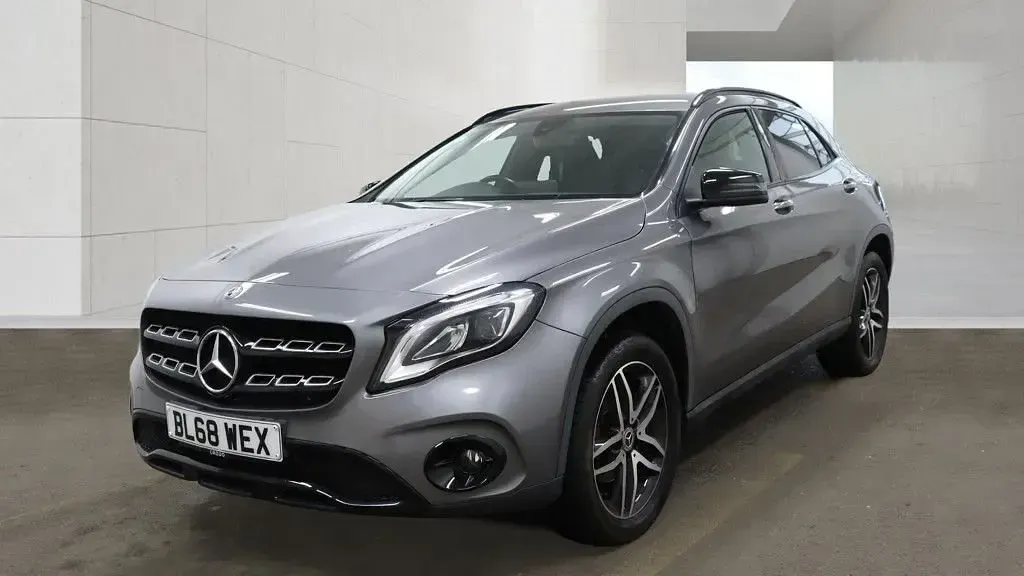 Used Mercedes GLA180 Urban 122 HP (89 kW) 2019 Grey SUV