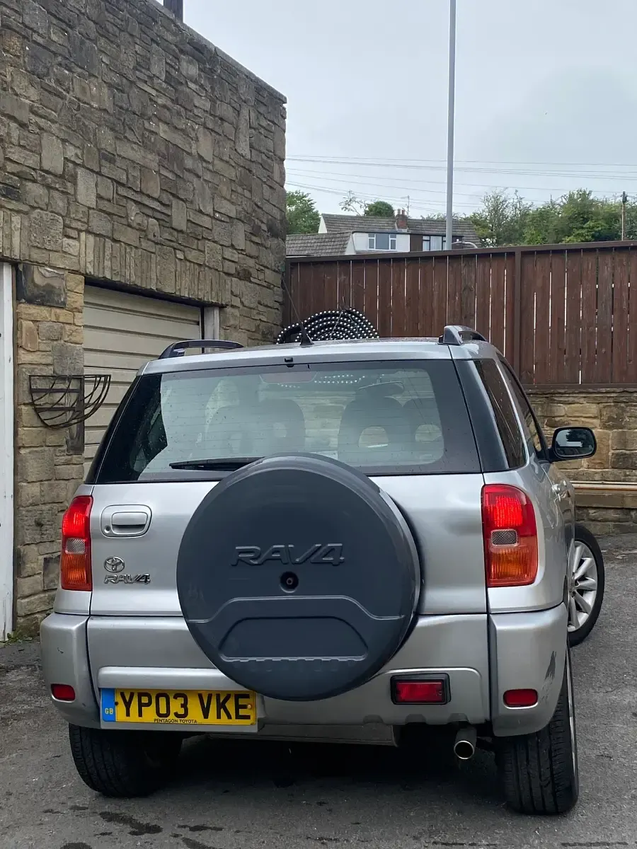 Used Toyota RAV4 125 HP (91 kW) 2003 Silver SUV