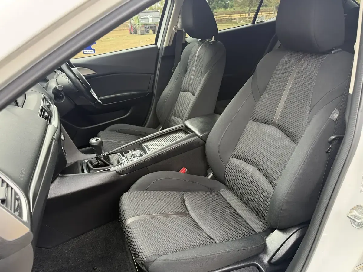 Used Mazda 3 Inclusive 120 HP (88 kW) 2018 Hatchback