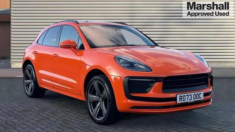 Used Porsche Macan 265 HP (194 kW) 2023 Orange SUV